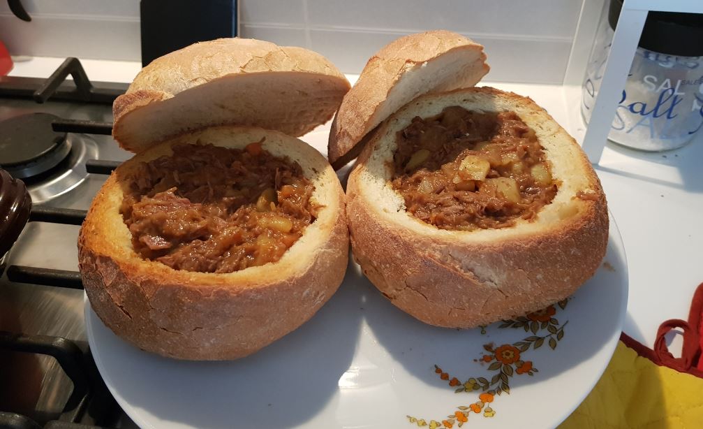 GULASCH nella PAGNOTTA